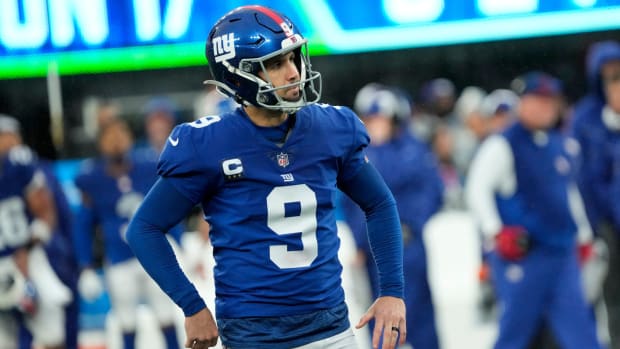 October 29, 2023; East Rutherford, NJ, USA; New York Giants place kicker Graham Gano (9) watches as a late fourth quarter field goal attempt is no good.